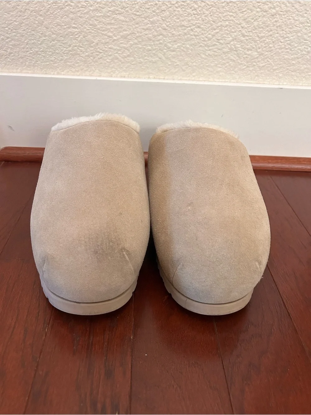 UGG pumped slides beige size 10